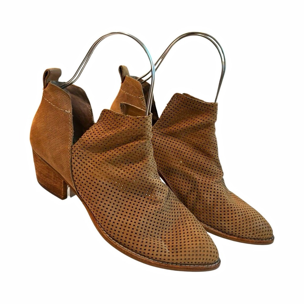 Dolce Vita Women's 8 Taupe Suede Perforated Ankle Booties Western Boho
